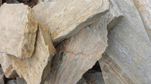 Flat Stone - Quartzite 1½ to 2 Inch Thickness